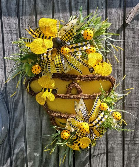 10 Ways To Create A Stunning Bee Hive Wreath Form