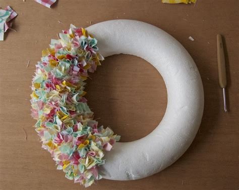 5 Easy Ways To Create A Foam Wreath Form