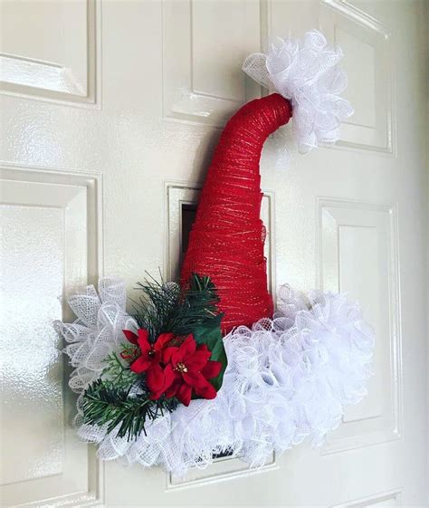 5 Easy Ways To Make A Santa Hat Wreath