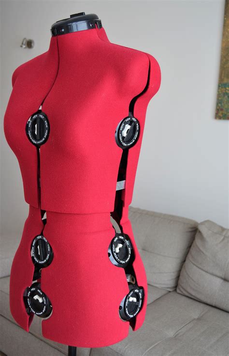 5 Ways To Use An Adjustable Dress Form For Sewing