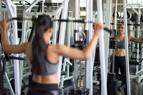 7 Common Mistakes In Lat Pulldown Form