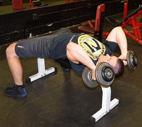 7 Essential Tips For Perfect Dumbbell Skullcrusher Form