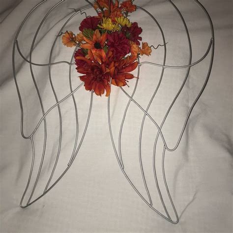 7 Ways To Create Angel Wings Wire Wreath Form