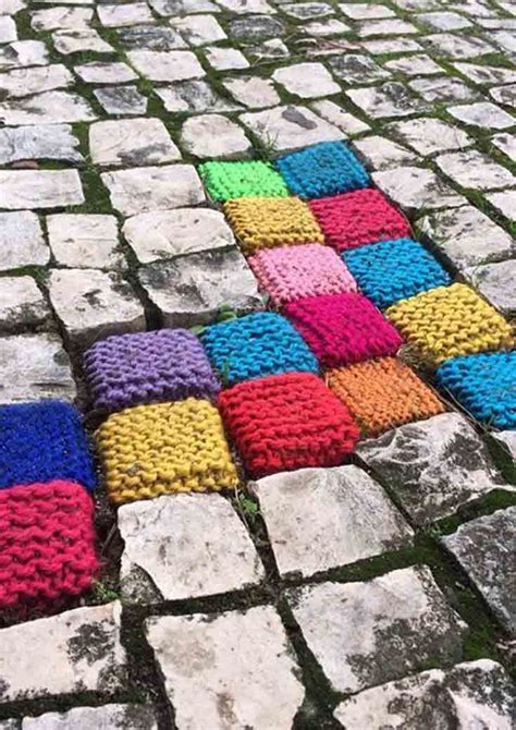 Guerrilla Knitting Crossword: A Street Art Form