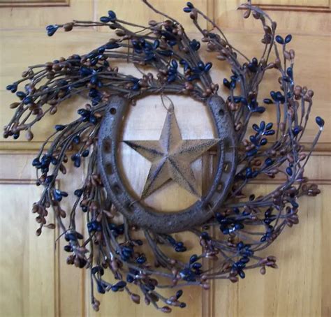 Horseshoe Wreath Form Diy Guide And Decorating Ideas